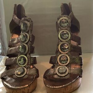 Enzo Angiolini Silver Leather Wedge Platform Heels Gladiator Rhinestones